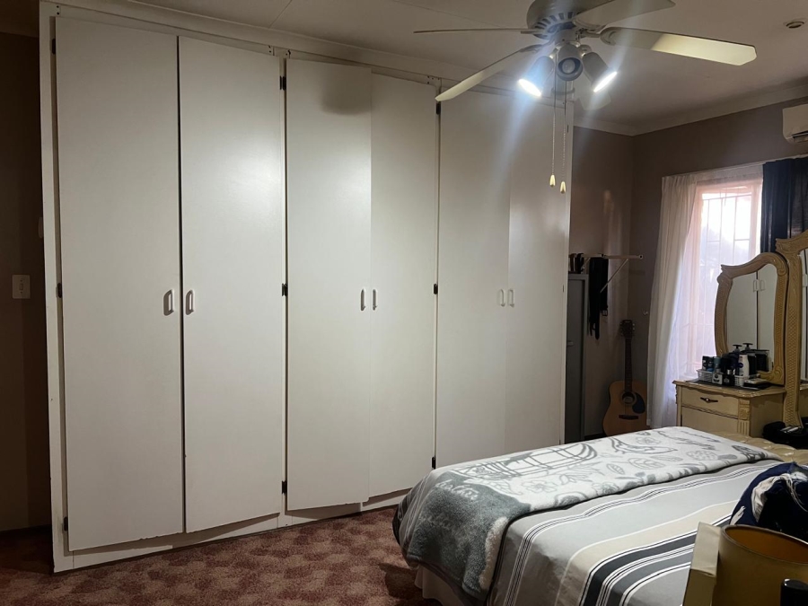 3 Bedroom Property for Sale in Geelhoutpark North West
